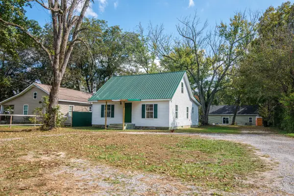 1004 E Lincoln St, Tullahoma, TN 37388