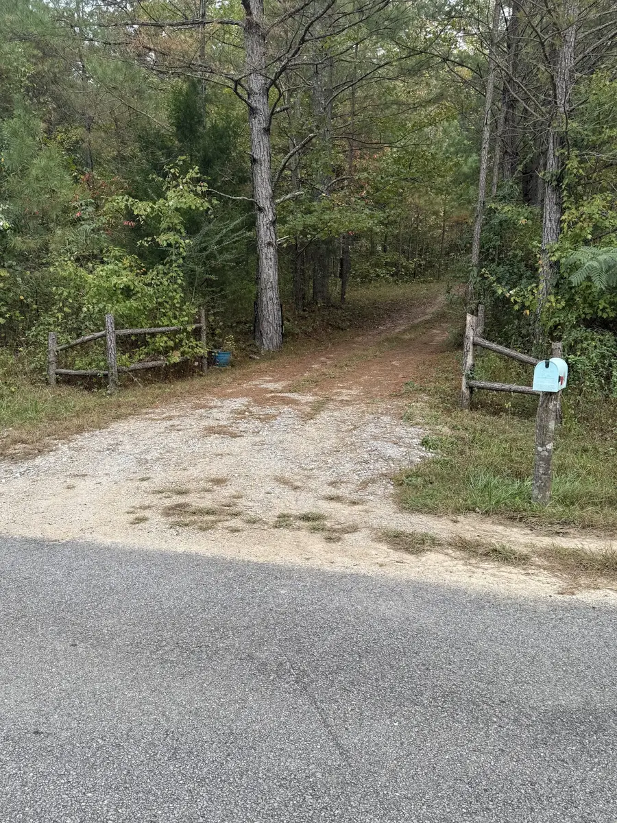 646 Brush Creek Rd, Lawrenceburg, TN 38464 - Image #2