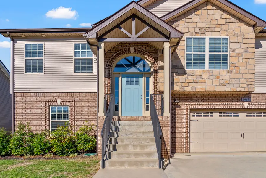 1049 Whitney Dr, Clarksville, TN 37042 - Image #3