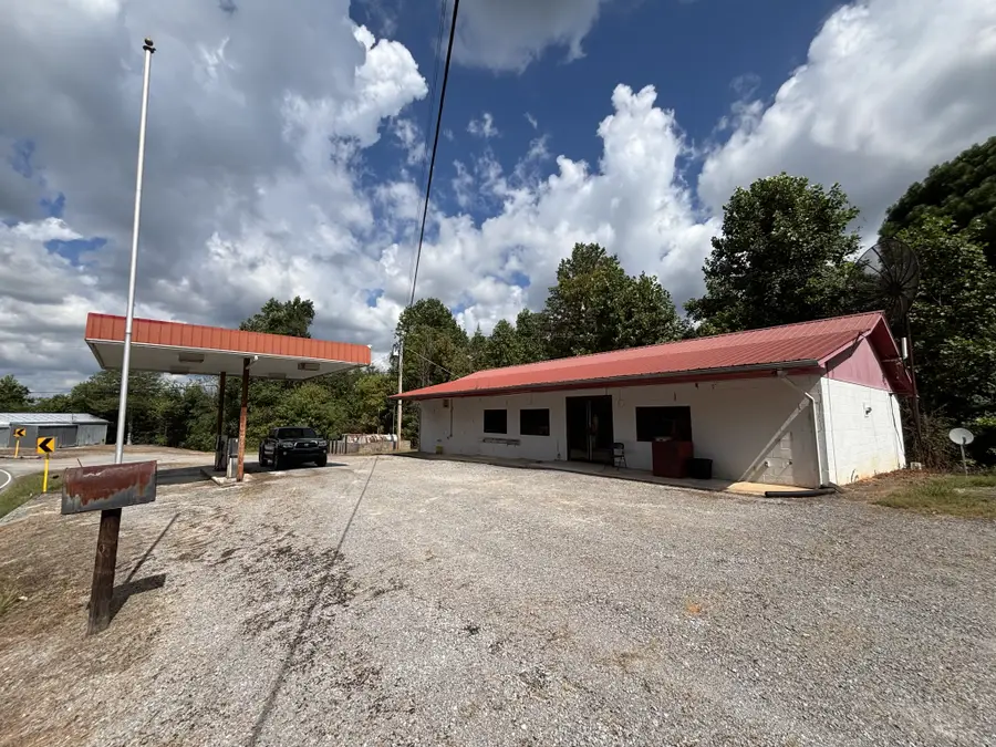 4111 Jefferson Rd, Smithville, TN 37166 - Image #2