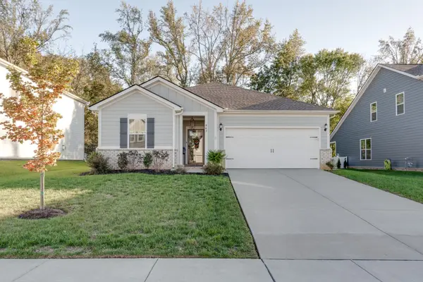 563 Ballard Dr, White House, TN 37188