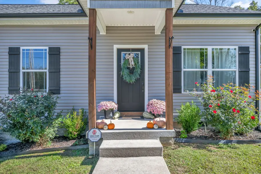 1236 N Charlotte St, Dickson, TN 37055 - Image #2