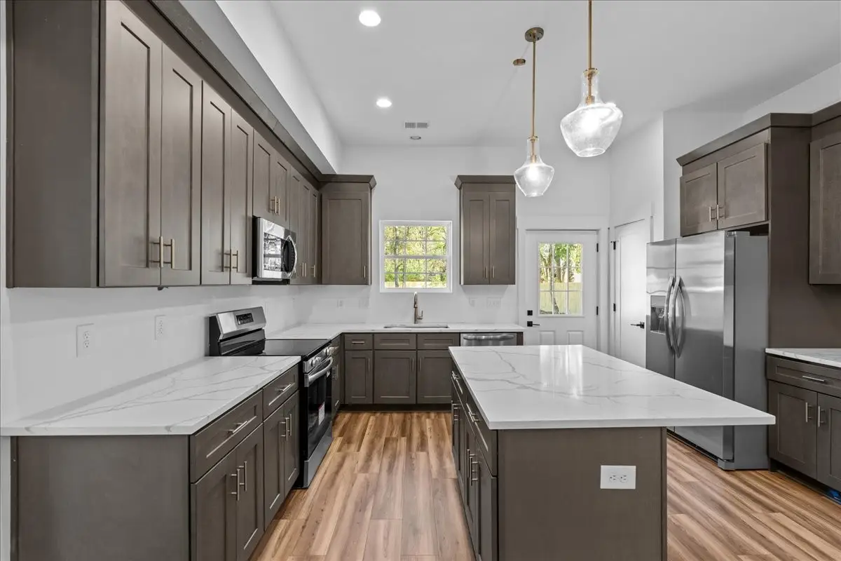 329 Seneca Dr, Nashville, TN 37214 - Image #1