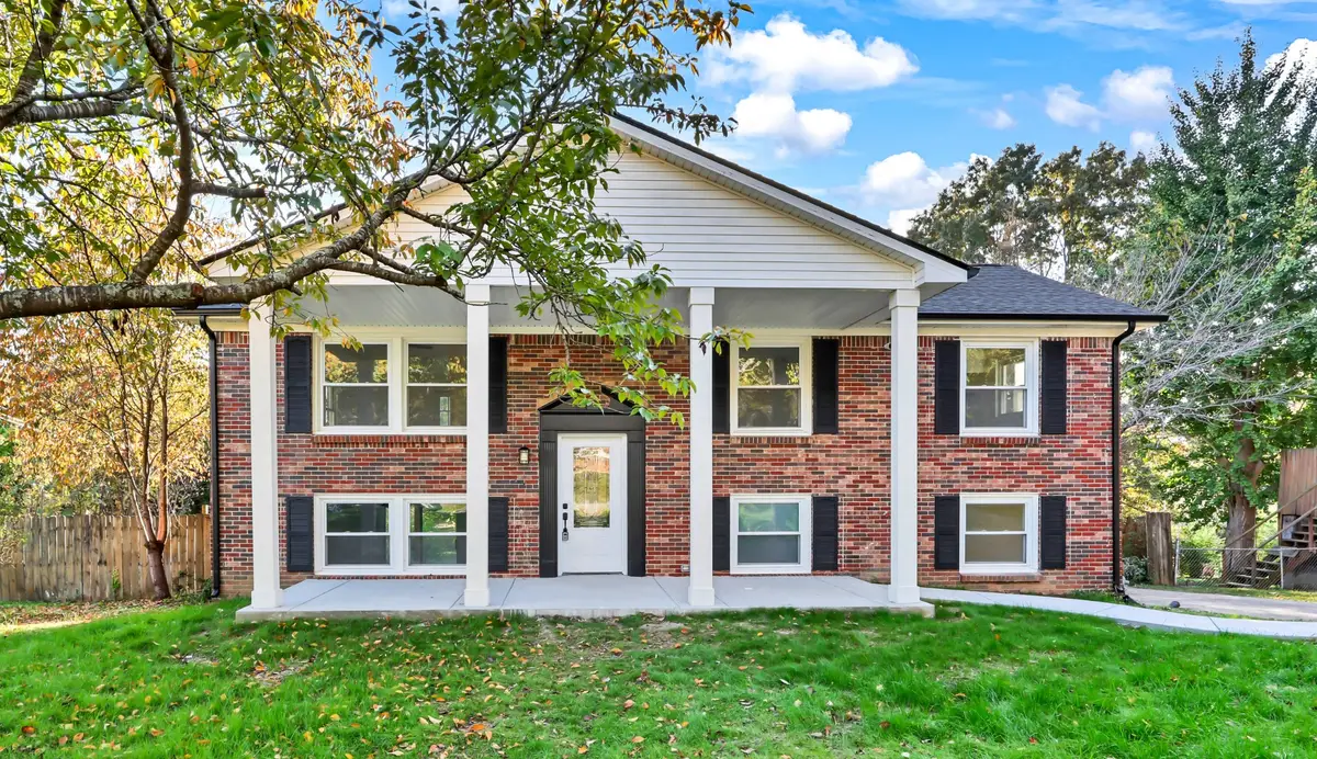 206 Kings Deer Dr, Clarksville, TN 37042 - #1