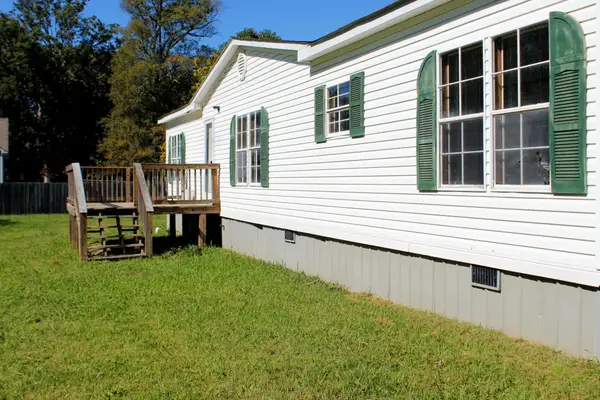 609 Country Club Dr, Tullahoma, TN 37388