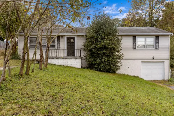 375 Greens Lake Circle, Rossville, GA 30741