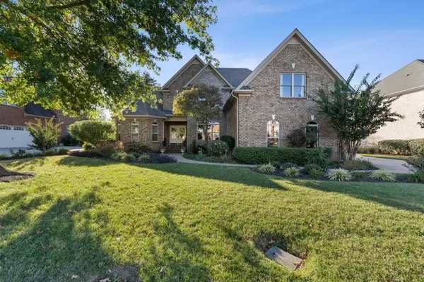 2711 Crowne Pointe Dr, Murfreesboro, TN 37130