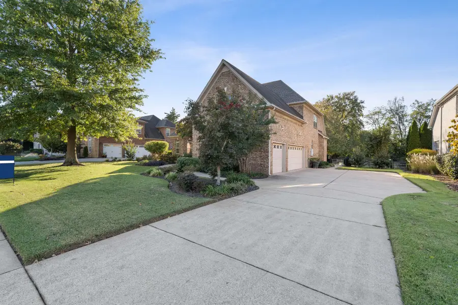 2711 Crowne Pointe Dr, Murfreesboro, TN 37130 - Image #3