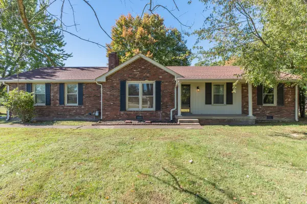 1024 Moncrief Cir, Greenbrier, TN 37073