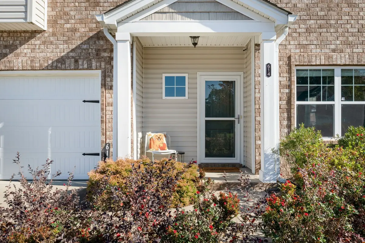 614 Whirlaway Dr, Burns, TN 37029 - Image #1