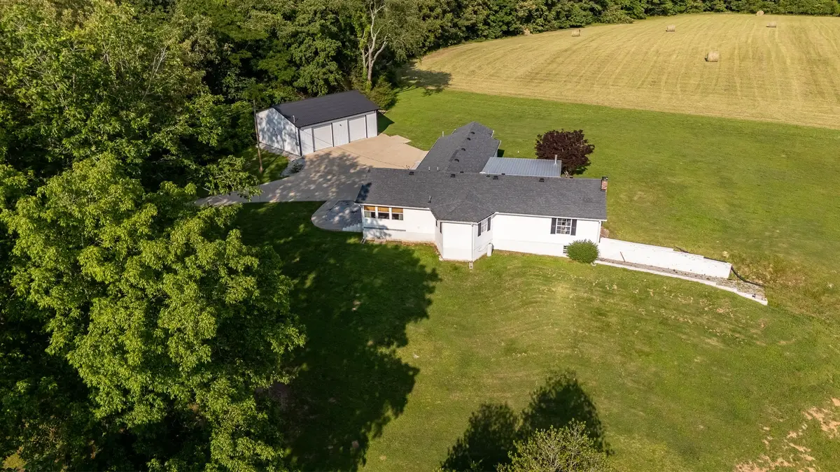 876 W Point Rd, Lawrenceburg, TN 38464 - Image #1