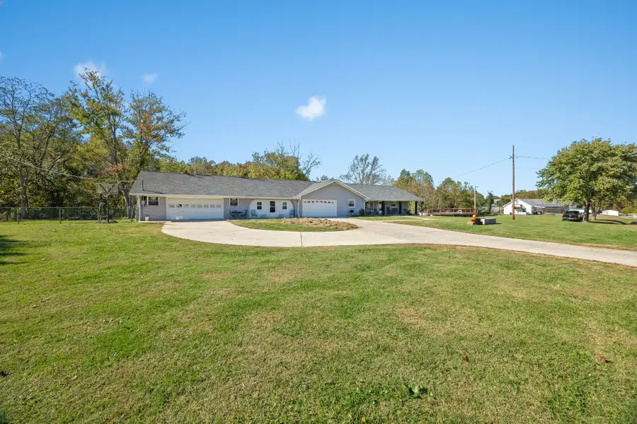 3464 S Grundy Quarles Hwy, Gainesboro, TN 38562 - Image #2