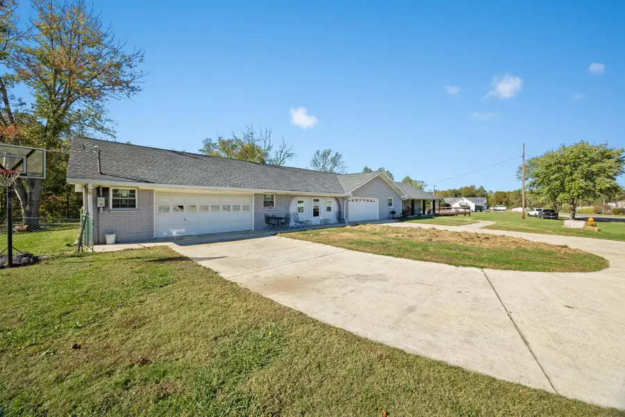 3464 S Grundy Quarles Hwy, Gainesboro, TN 38562 - Image #3