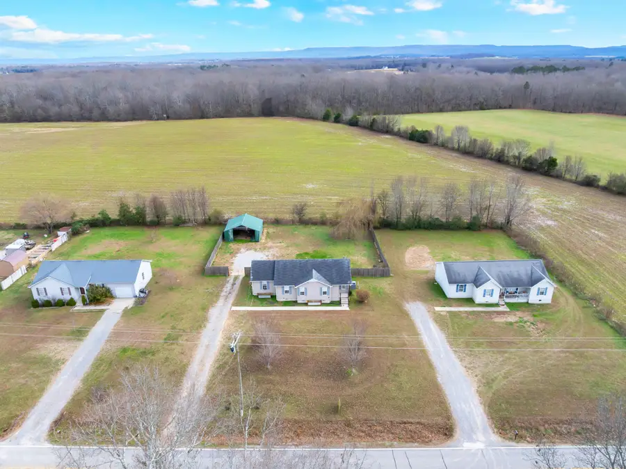 889 Six Mile Board Rd, Belvidere, TN 37306 - Image #3