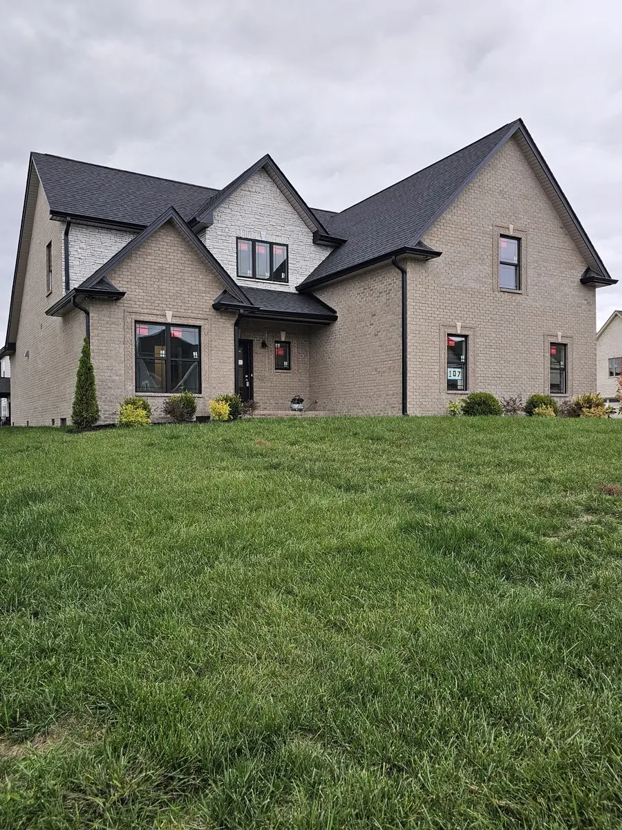 443 Spiderwort Dr, Clarksville, TN 37043 - Image #2