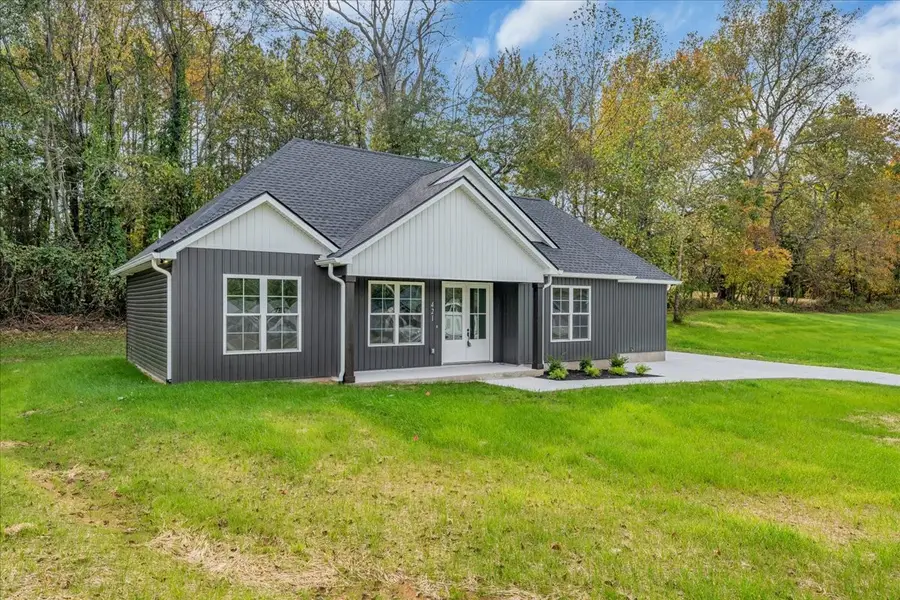 421 Sherwood Dr, McMinnville, TN 37110 - Image #3