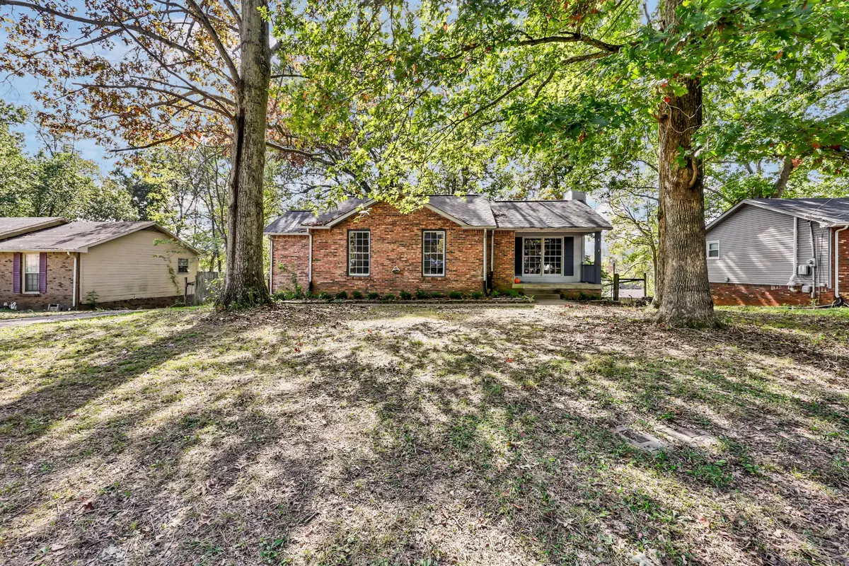 810 R S Bradley Blvd, Clarksville, TN 37042 - #1