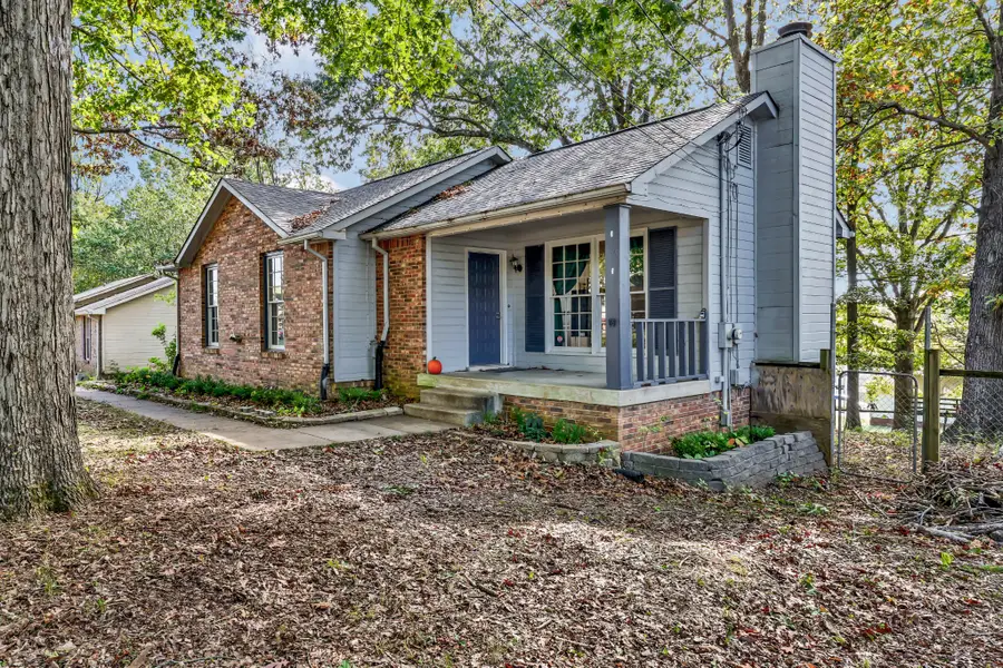 810 R S Bradley Blvd, Clarksville, TN 37042 - #3