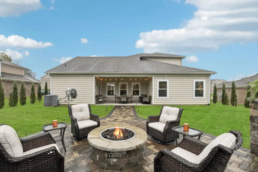 568 Fredericksburg Dr, Gallatin, TN 37066 - #2