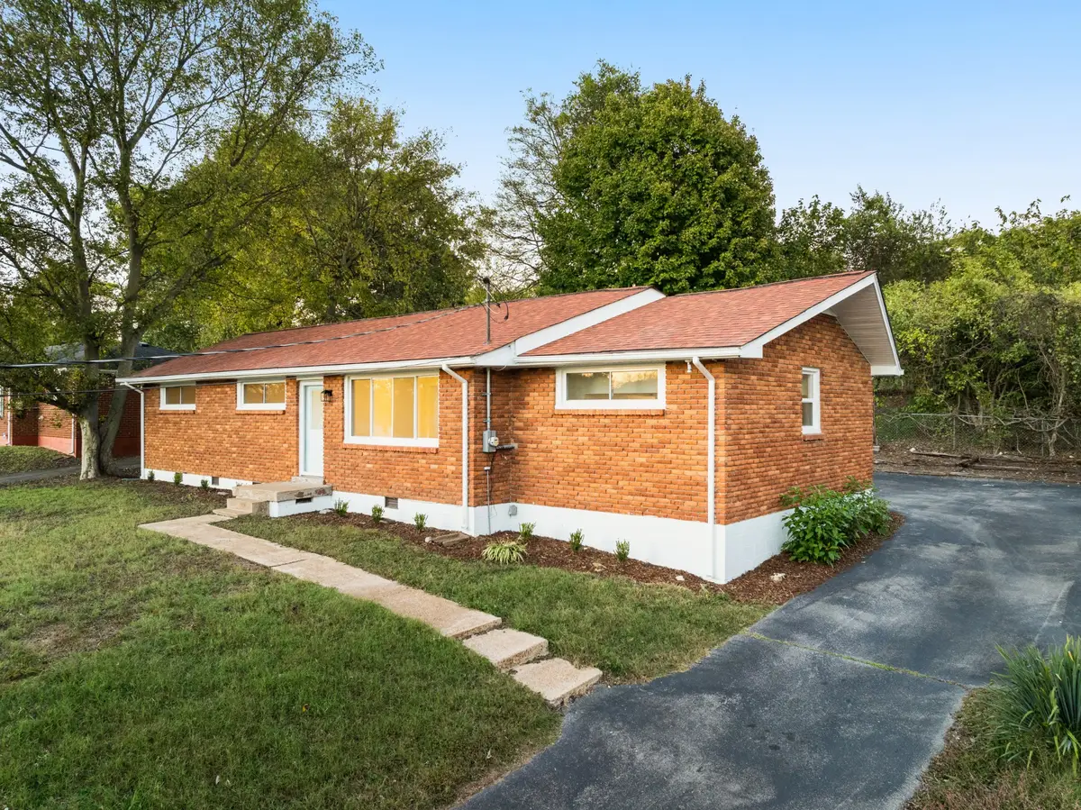 217 Bonnaridge Dr, Hermitage, TN 37076 - Image #1