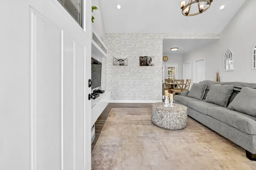 873 Hafner Rd, Charlotte, TN 37036 - Image #3