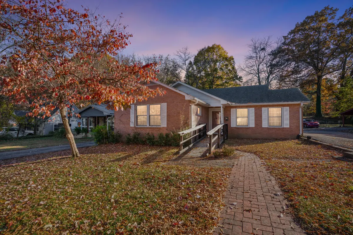 311 Edgewood St, Paris, TN 38242 - Image #1