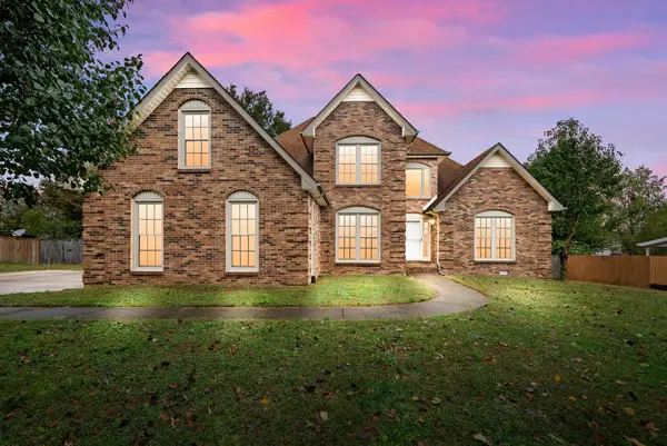 1421 Dr Meade Ln, Clarksville, TN 37042