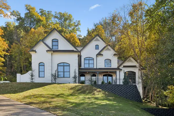 945 Travelers Ct, Nashville, TN 37220