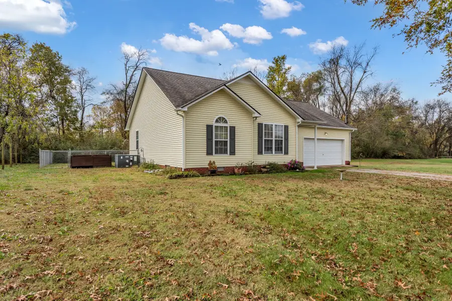 116 Jackson St, Mount Pleasant, TN 38474 - Image #3