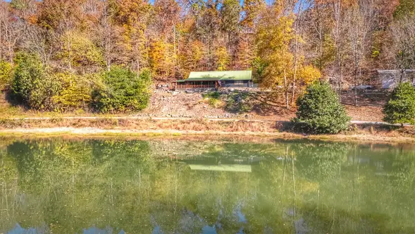 999 Rainbow Lake Rd, Waynesboro, TN 38485