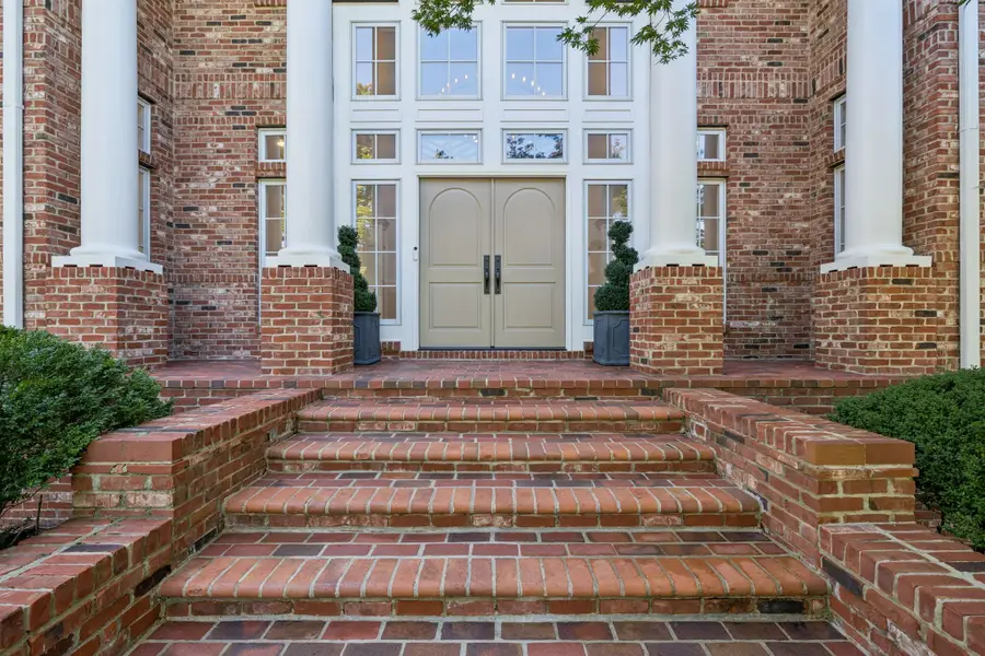 209 Woodford Pl, Nashville, TN 37215 - Image #3