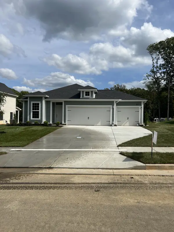 7232 Fairlawn Dr, Fairview, TN 37062