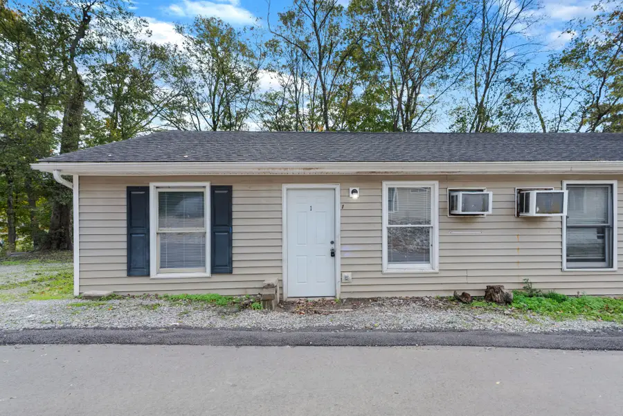 185 Oak St, Clarksville, TN 37042 - #2