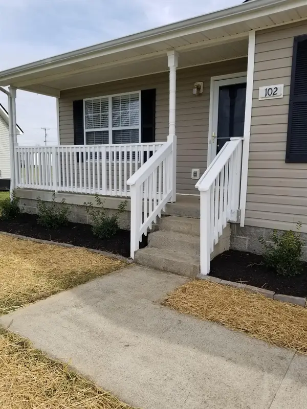 102 Josephines Ct, Oak Grove, KY 42262