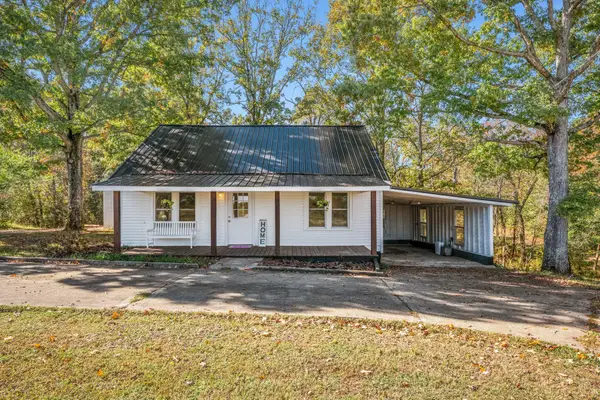 1865 Clydeton Rd, Waverly, TN 37185