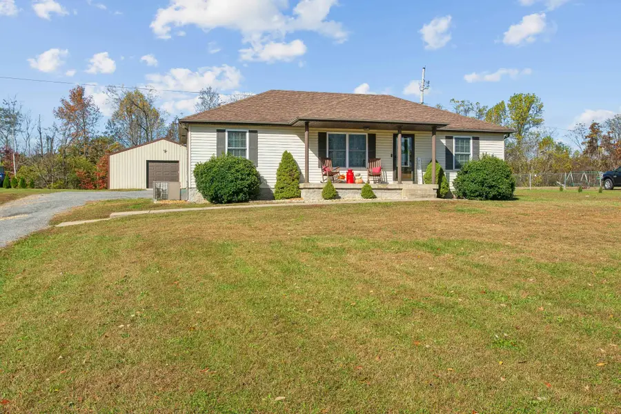 532 Douglas Ln, Lafayette, TN 37083 - Image #2