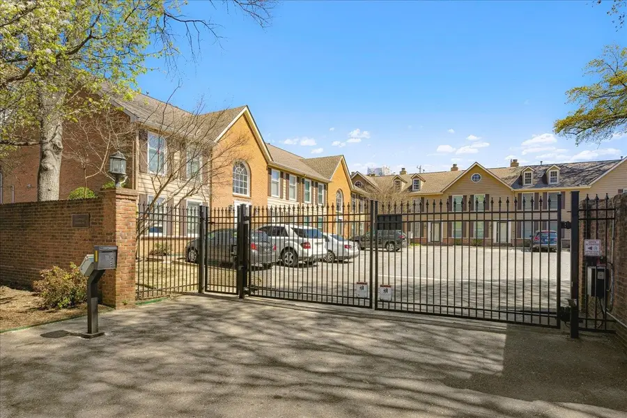 10 S Idlewild St #4, Memphis, TN 38104 - #2