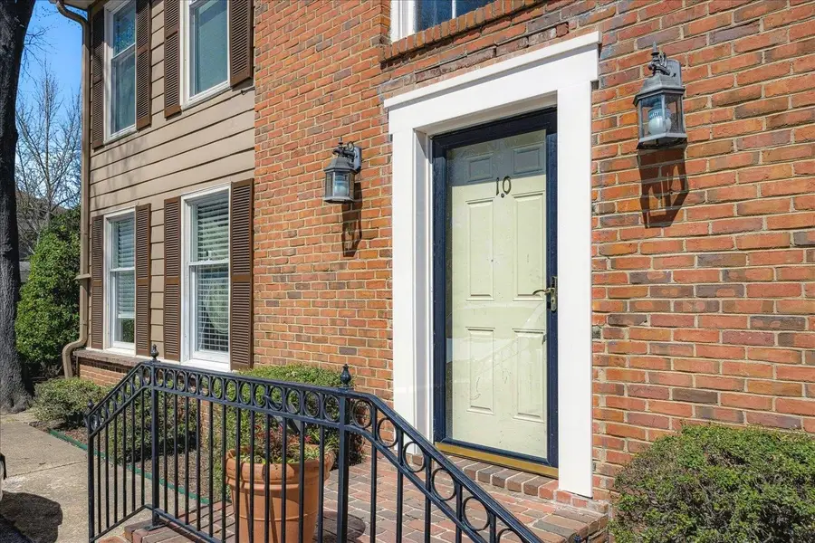 10 S Idlewild St #4, Memphis, TN 38104 - #3