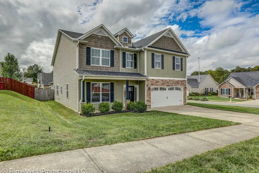 619 Suffolk Rd, Johnson City, TN 37615 - #2