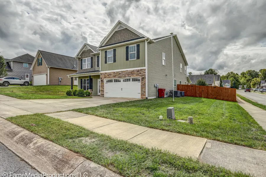 619 Suffolk Rd, Johnson City, TN 37615 - #3