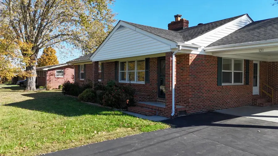 121 N Hills Dr, McMinnville, TN 37110 - Image #2