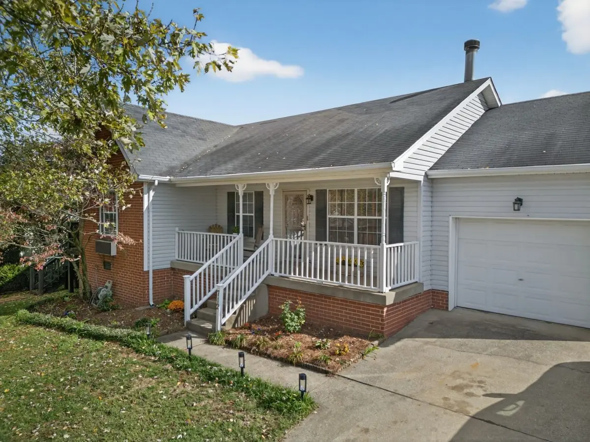 712 Stone Hedge Dr, Old Hickory, TN 37138 - Image #1