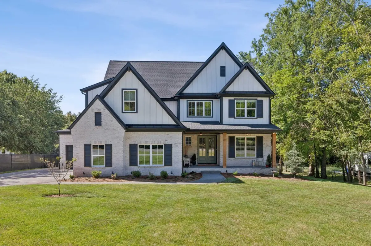 743 Hamilton Dr, Gallatin, TN 37066 - #1