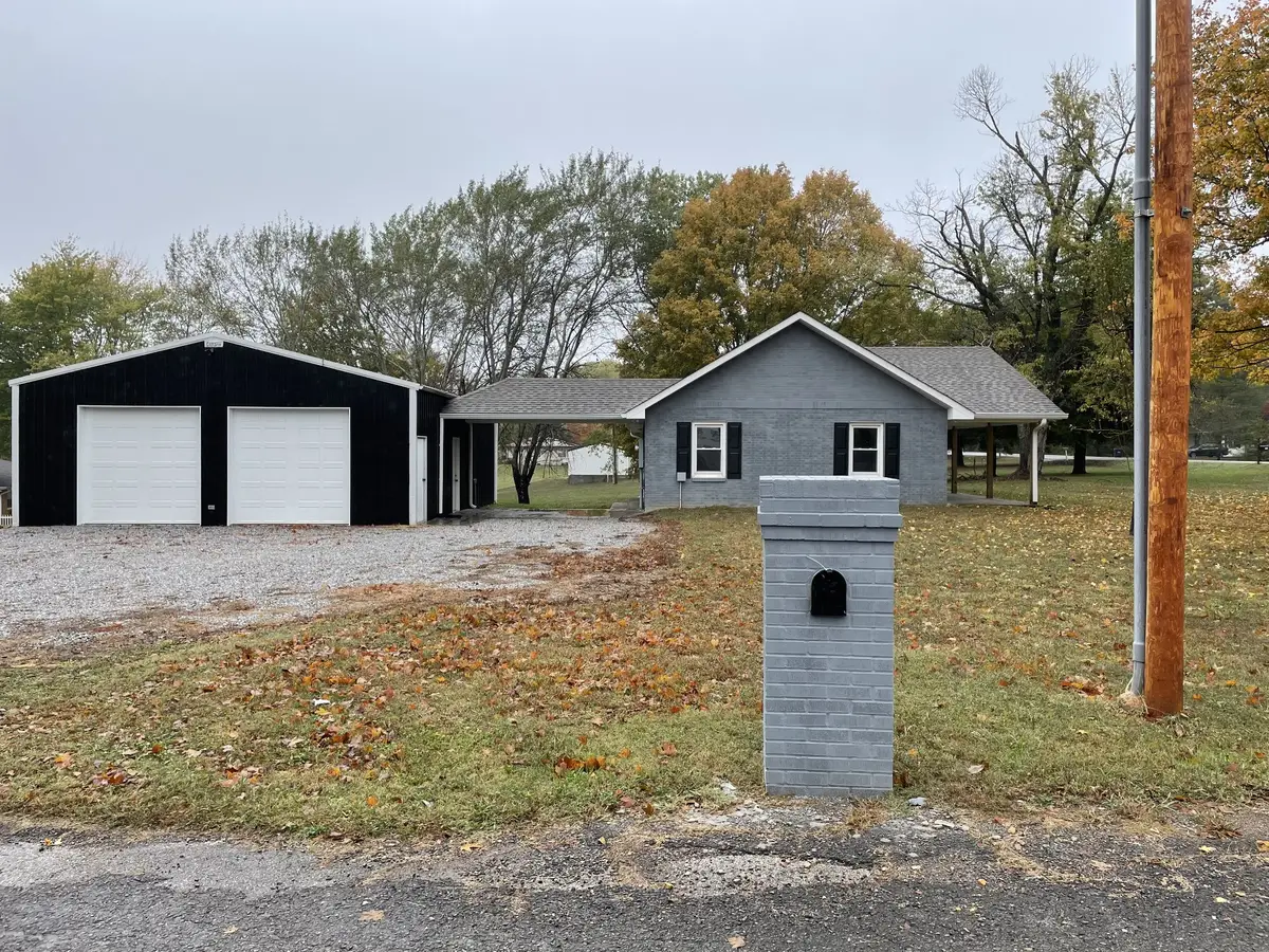 135 Locust Dr, Erin, TN 37061 - Image #1