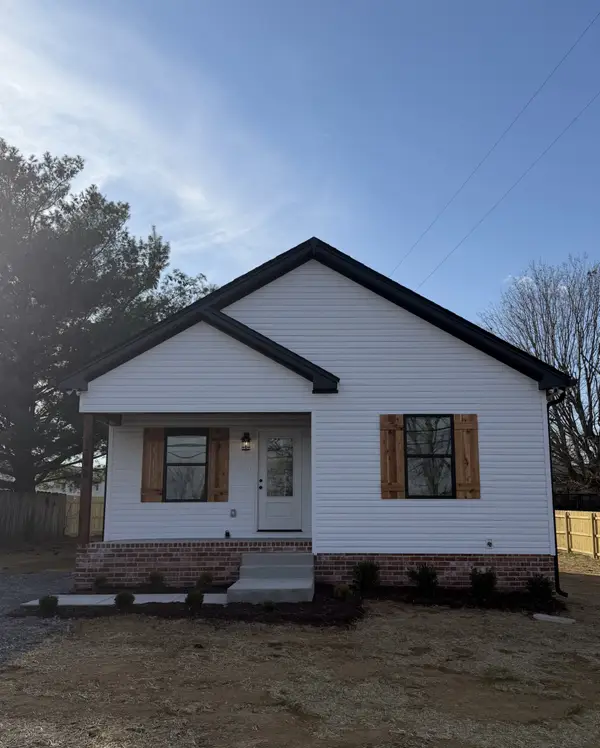 1243 S Russell St, Portland, TN 37148