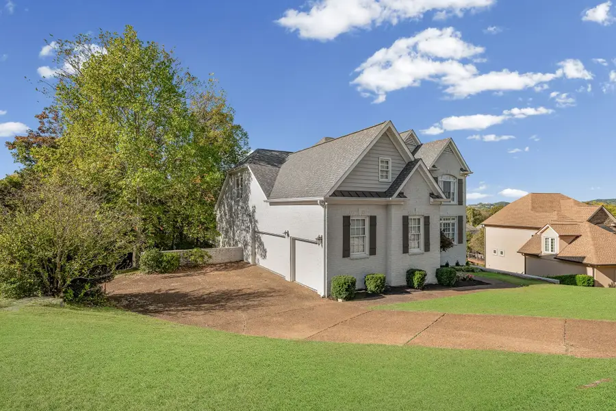 6040 Woodland Hills Dr, Nashville, TN 37211 - Image #2