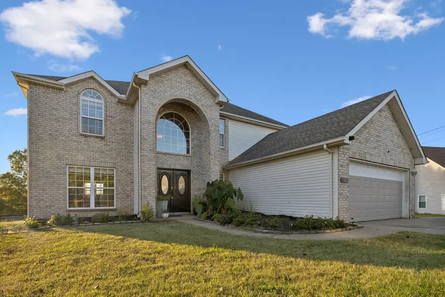 630 Holland Ridge Dr, La Vergne, TN 37086 - Image #2