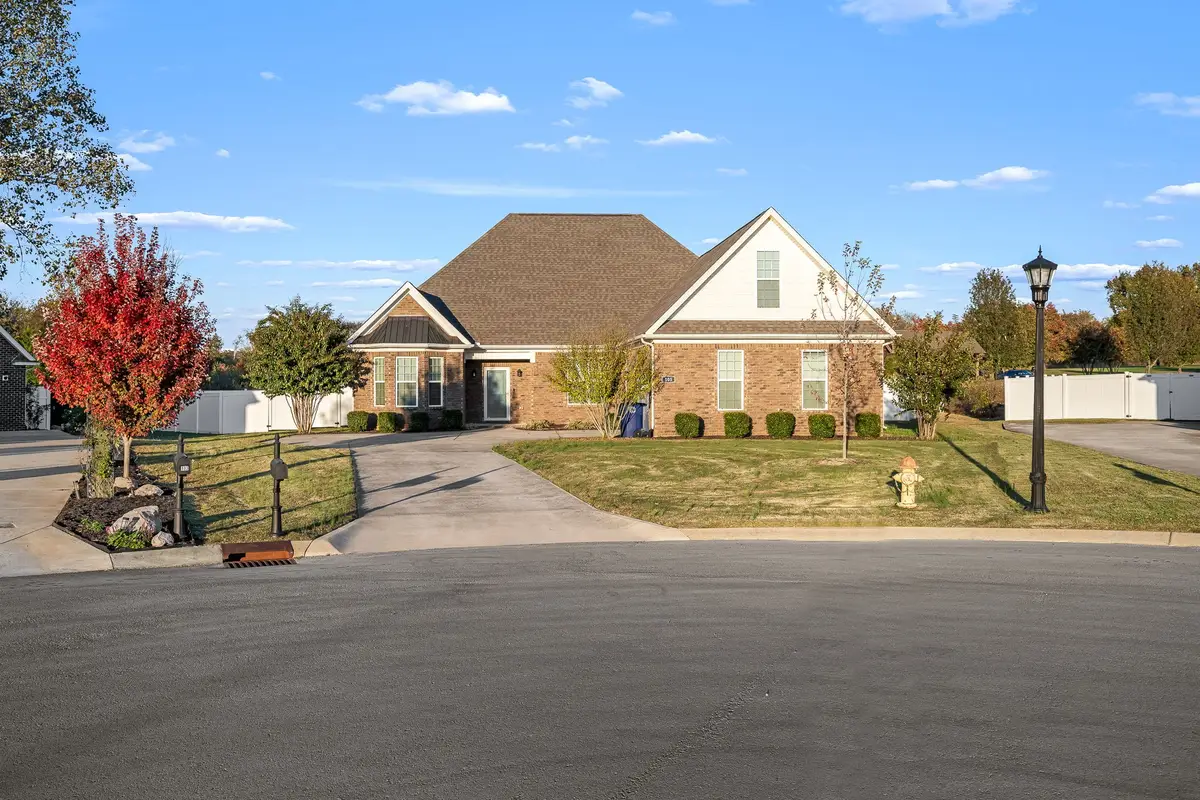 105 Rochester Dr, Shelbyville, TN 37160 - Image #1