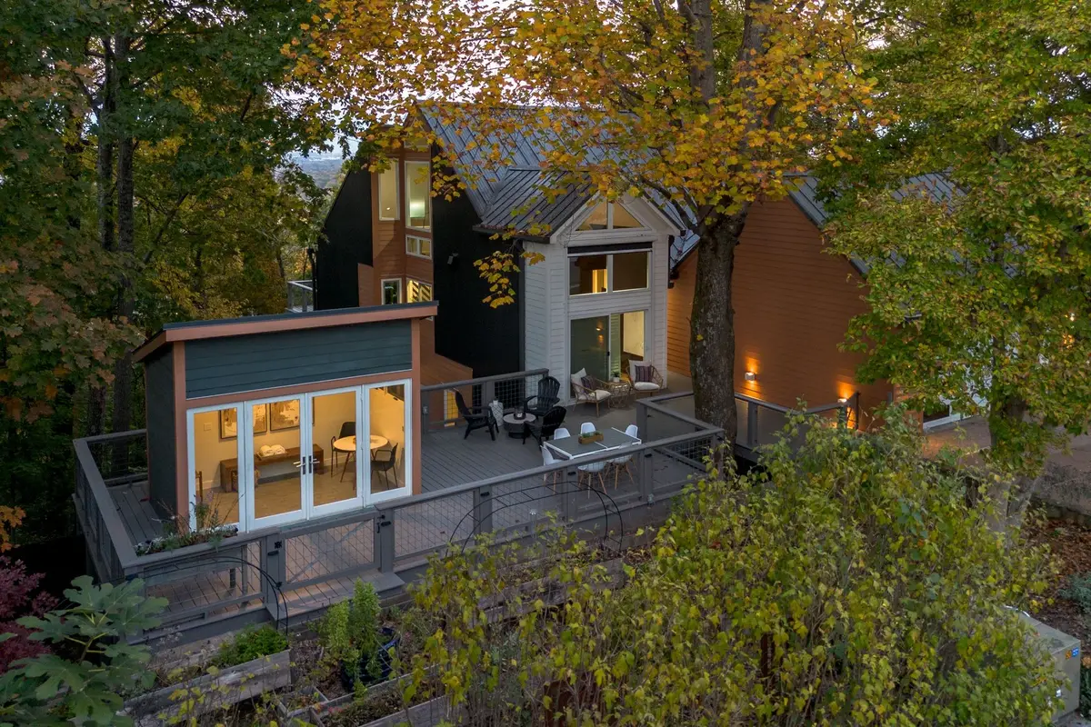 589 Harpeth Trace Dr, Nashville, TN 37221 - Image #1