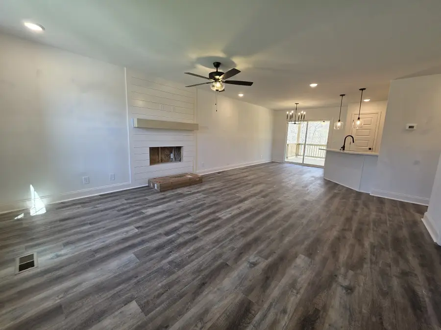 309 Wayne Hall Rd, Clarksville, TN 37040 - #2